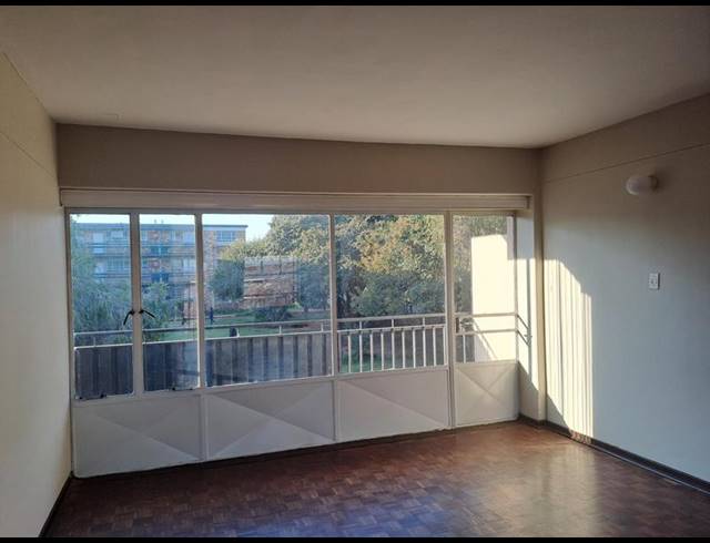 2 BEDROOM PROPERTY TO RENT IN FLORIDA LAKE